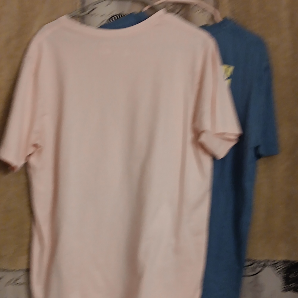 Pair of dutch bros tshirts - Picture 5 of 5